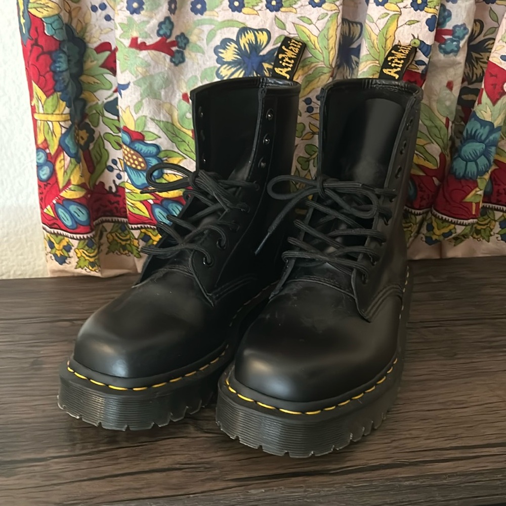 NWOB Dr Martens square toe boots